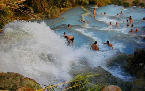 Saturnia thermes